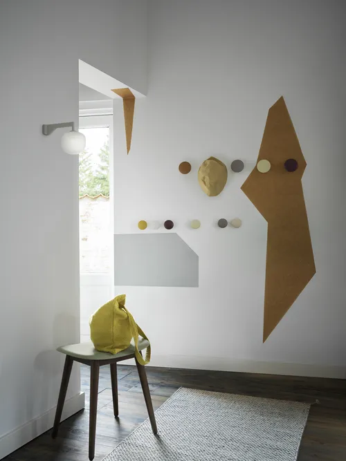 Perchero de pared Dots en madera de roble Natural Medium - Imagen 8