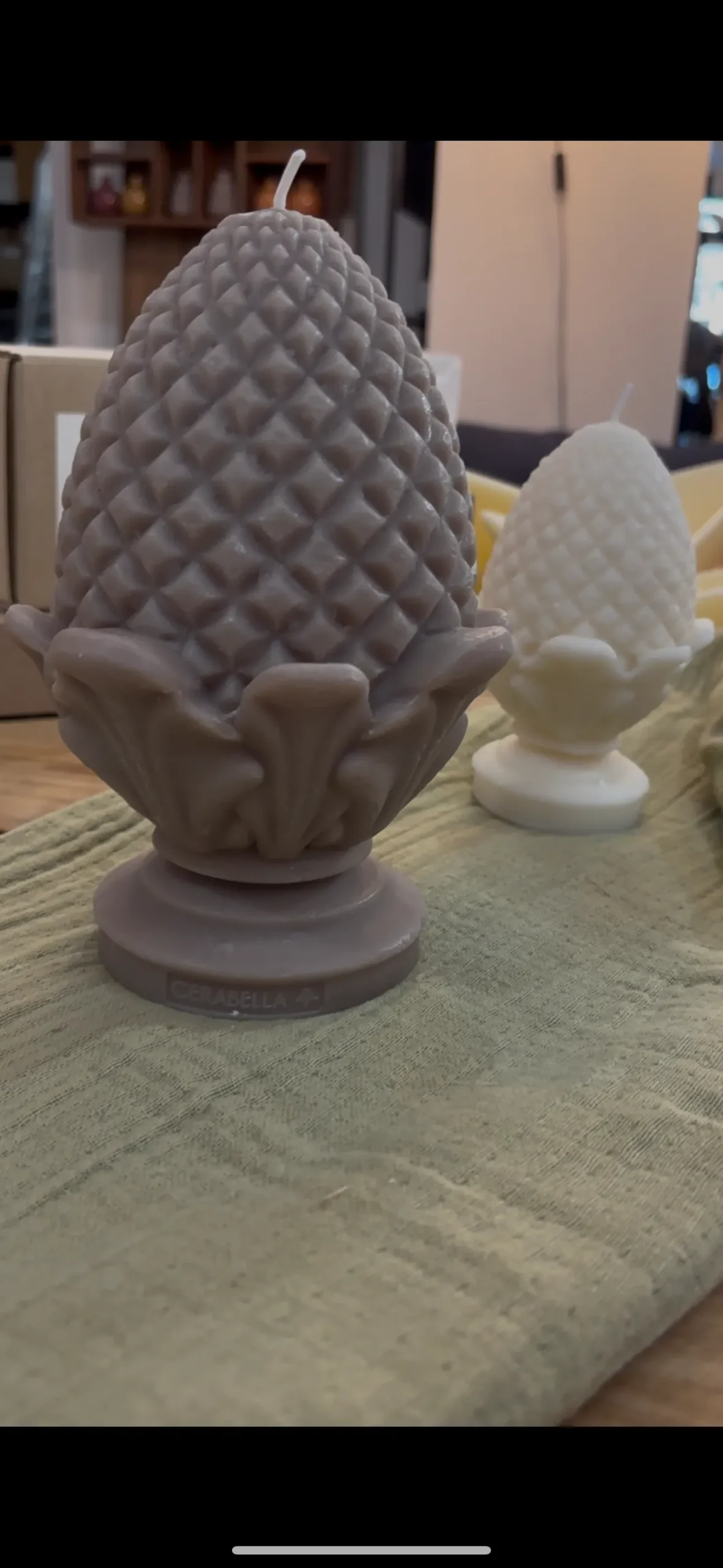 Vela decorativa Pinacle Brown Large - Imagen 6