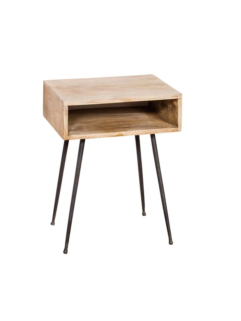 Mesita de noche Space en madera de mango y metal Natural & Black