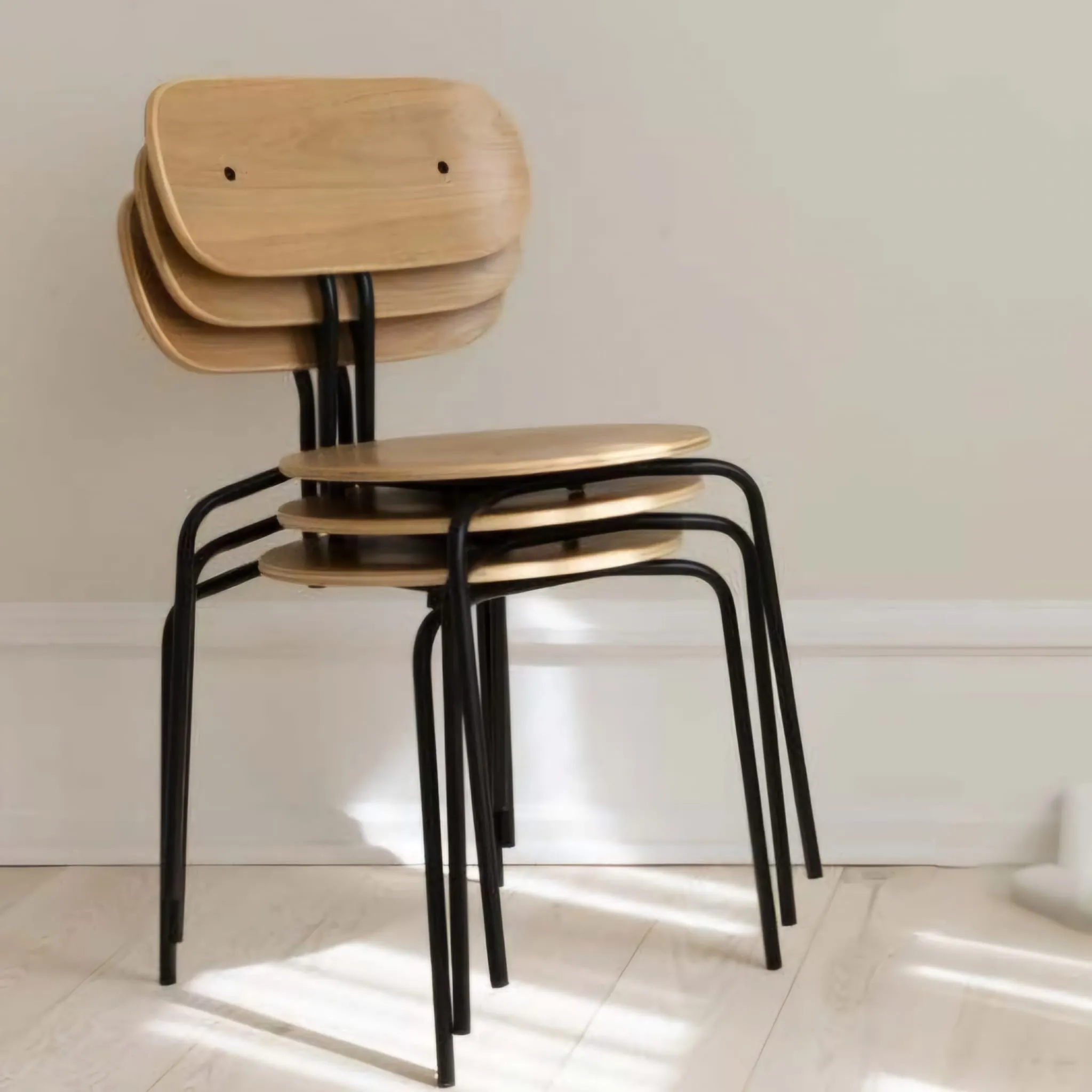 Silla Curious en madera de roble y acero tapizada Shadow & Black - Imagen 6