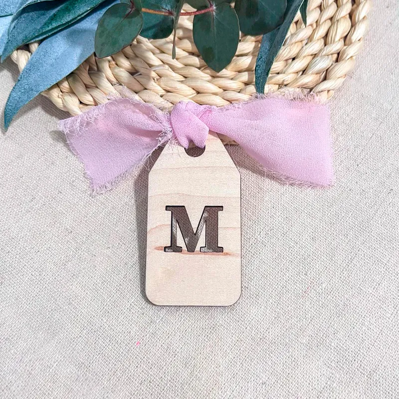 Marcasitios personalizado madera con lazo - Imagen 3