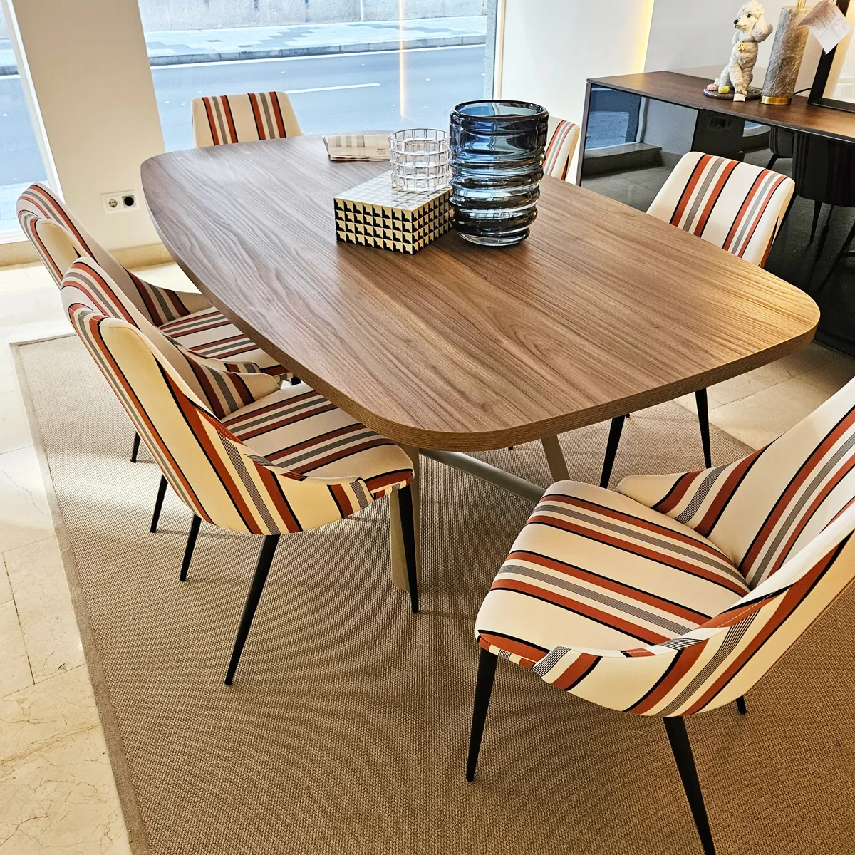 Silla tapizada con rayas Fitgerald - Imagen 2